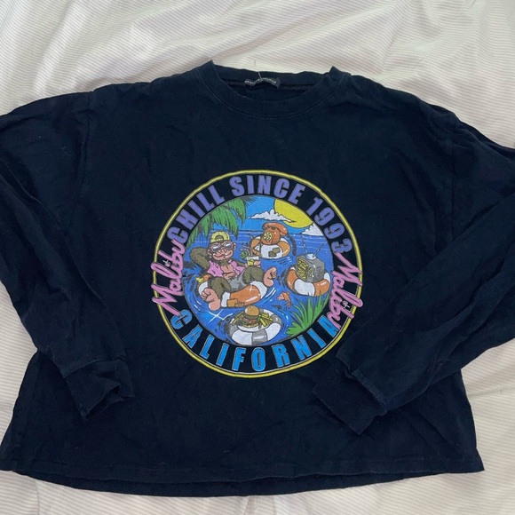 Brandy Melville Graphic Long Sleeve - Picture 1 of 3